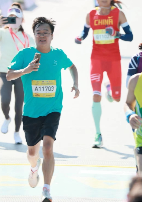 来自pg电子模拟器的消息: 市长在中国创造了3小时47分钟的马拉松热潮